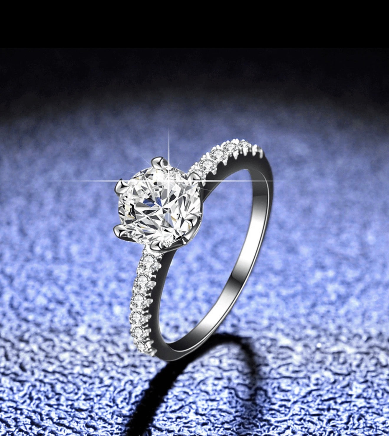 Carrèr Round Promise RIng