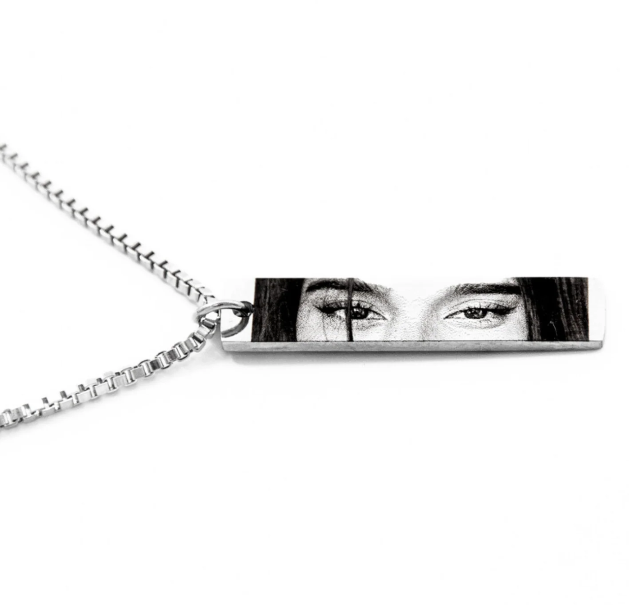 Carrer Eyes Necklace