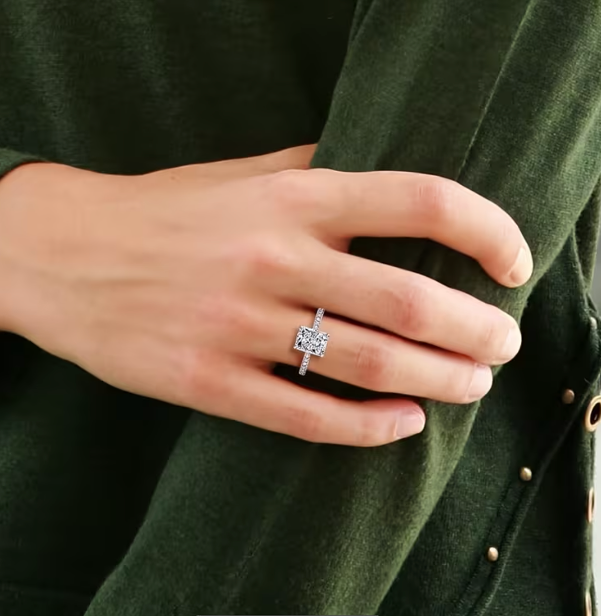 Carrèr Queen Promise Ring