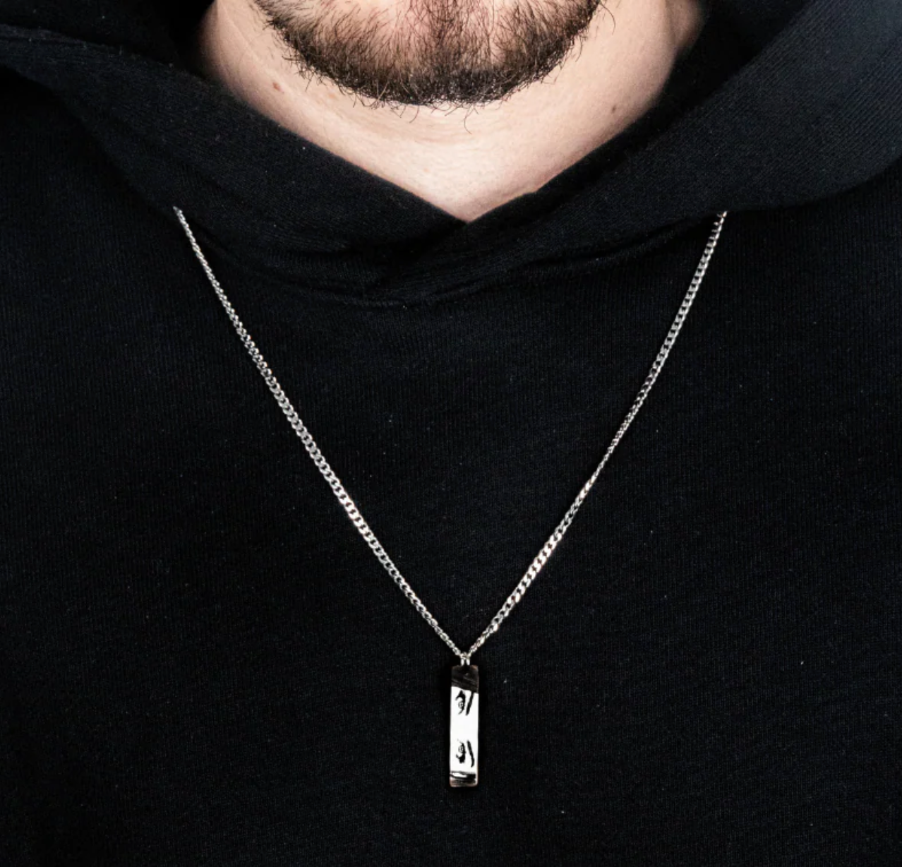 Carrer Eyes Necklace